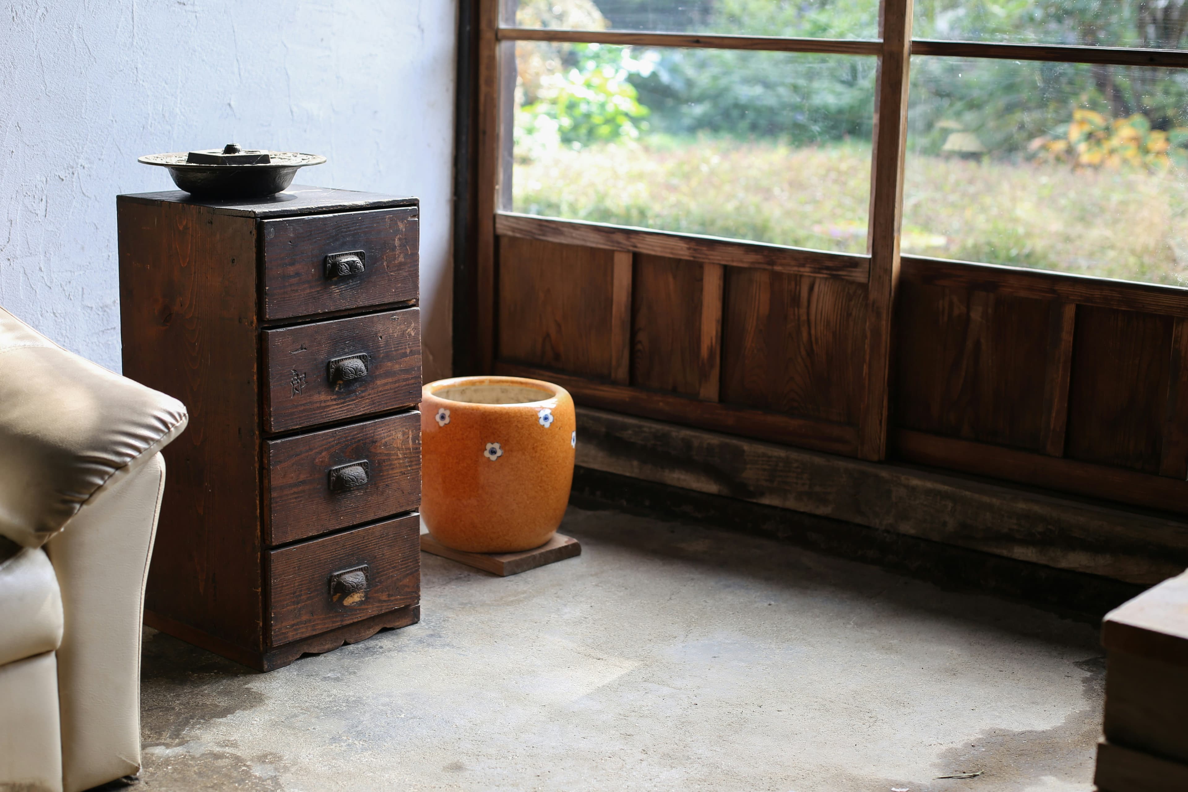 Furniture & Pots